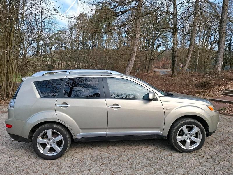 Gebraucht Mitsubishi Outlander 156 PS (114 kW) 2008 Gold SUV