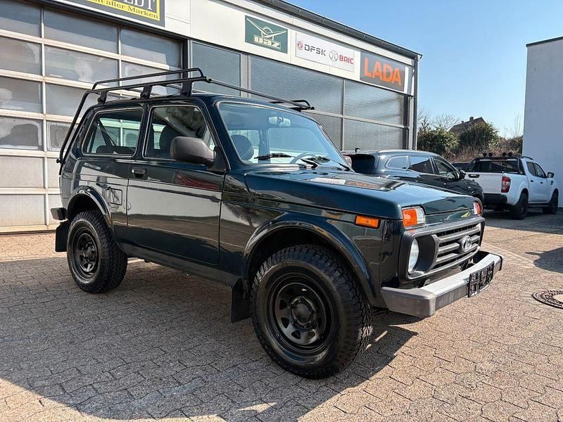 Gebraucht Lada niva 83 PS (61 kW) 2019 Grün SUV