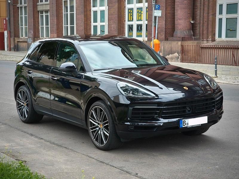 Schwarz Gebraucht 2018 Porsche Cayenne Turbo SUV | 55.500 € - Bild 1/4