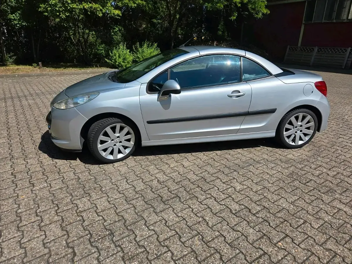 Gebraucht Peugeot 207 CC 120 PS (88 kW) 2007 Silber Cabrio