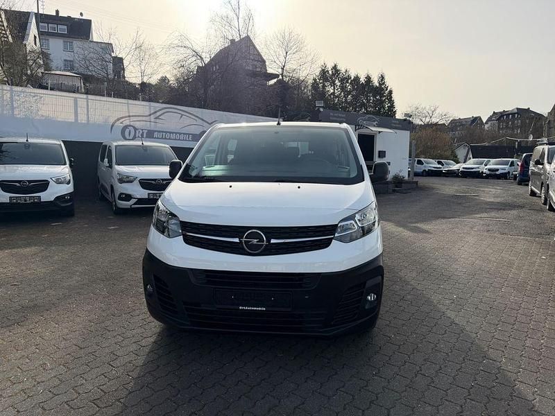 Gebraucht Opel Vivaro 120 PS (88 kW) 2022 Weiß Van / Kleinbus