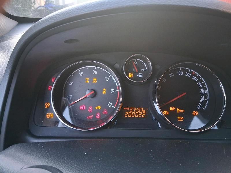 Gebraucht Opel Antara 163 PS (119 kW) 2014 Schwarz SUV