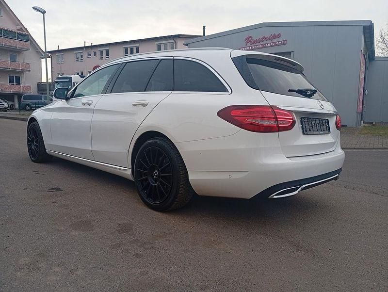 Gebraucht Mercedes C250 204 PS (150 kW) 2014 Weiß Kombi