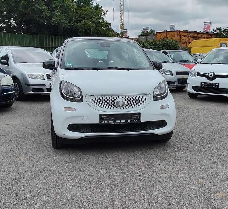 Weiß Gebraucht 2015 Smart ForFour Basis Kleinwagen | 3.750 € (Superpreis) - Bild 1/4