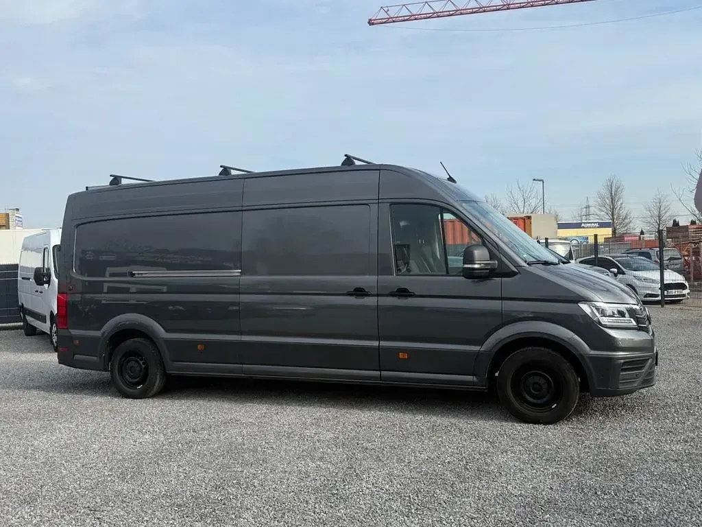 Gebraucht VW Crafter 177 PS (130 kW) 2022 Grau Van