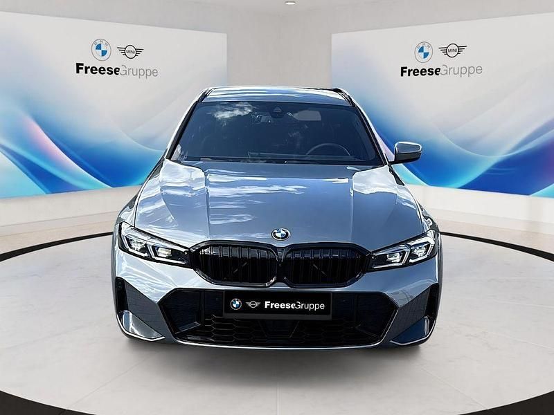 Gebraucht BMW 320 M Sport 190 PS (139 kW) 2024 Skyscraper grau metallic Kombi