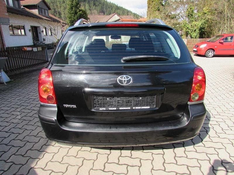 Gebraucht Toyota Avensis 129 PS (94 kW) 2006 Schwarz Kombi