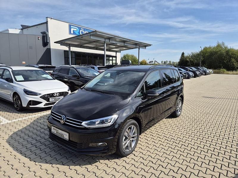 Neu VW Touran Edition 150 PS (110 kW) 2025 Schwarz Van / Kleinbus