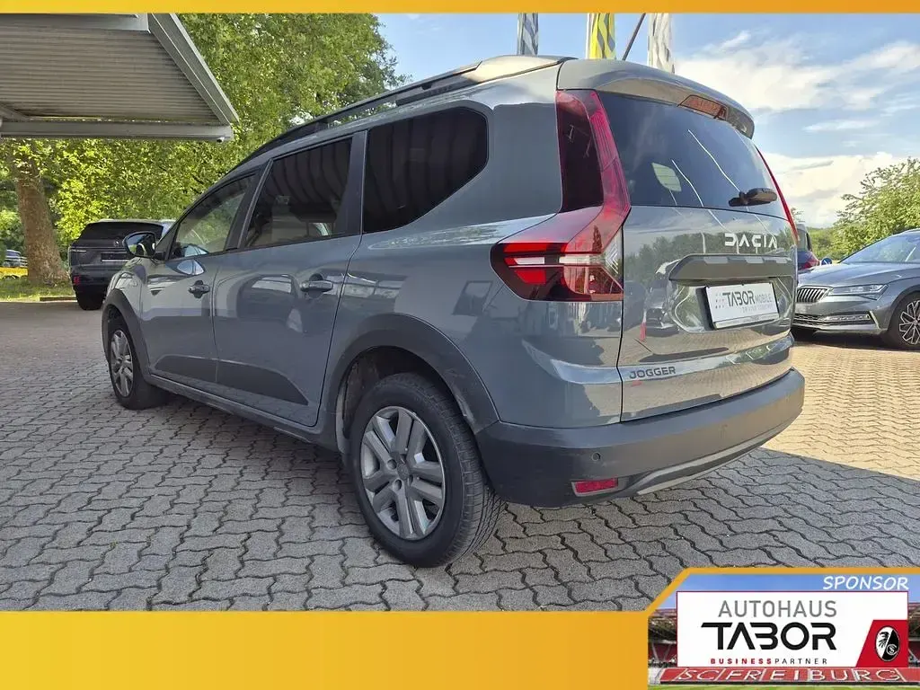 Gebraucht Dacia Jogger Expression 110 PS (80 kW) 2023 Grau Van / Kleinbus