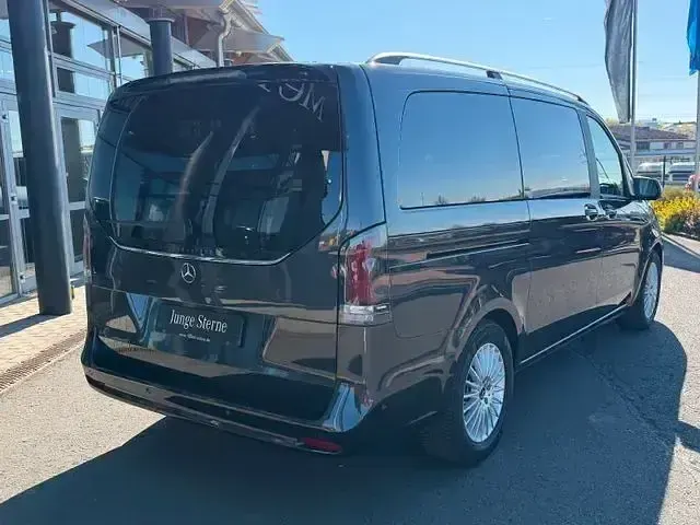 Gebraucht Mercedes V250 Style 190 PS (139 kW) 2025 Grau Van / Kleinbus