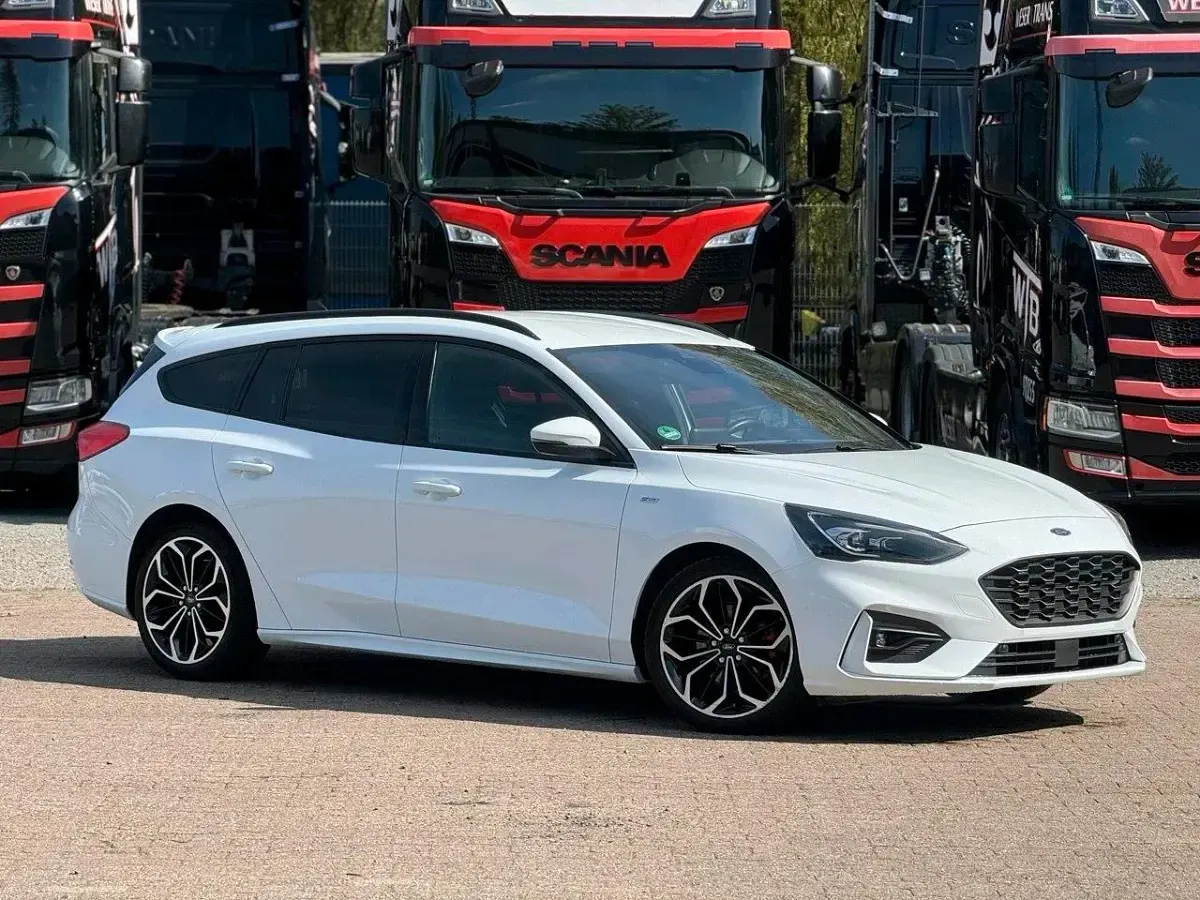 Gebraucht Ford Focus ST-Line 120 PS (88 kW) 2021 Weiß Kombi