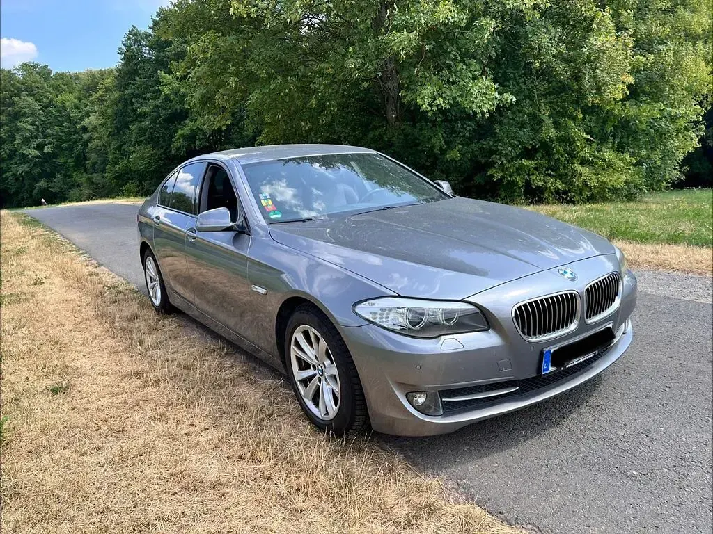 Gebraucht BMW 523 Shadowline 204 PS (150 kW) 2010 Silber Limousine