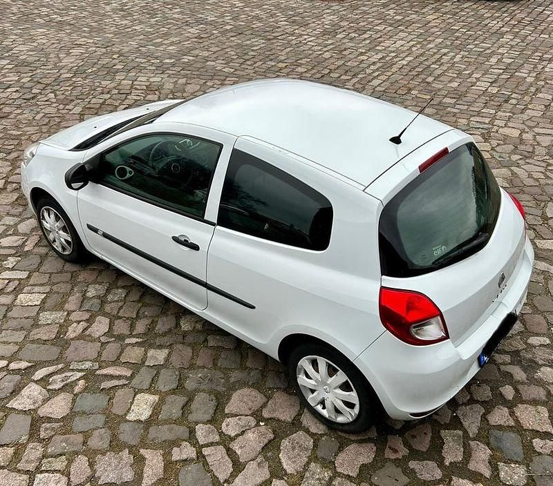 Gebraucht Renault Clio IV 75 PS (55 kW) 2012 Weiß Limousine