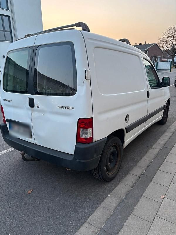 Gebraucht Peugeot Partner 100 PS (73 kW) 2006 Weiß Van / Kleinbus