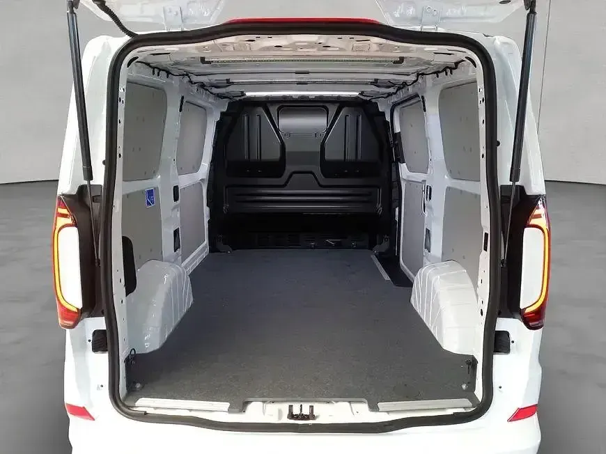 Gebraucht VW T7 110 PS (80 kW) 2025 Weiß Van