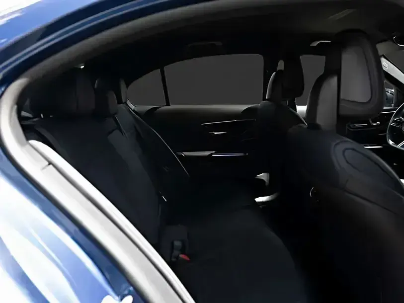 Gebraucht Mercedes C200 AMG 2025 Blau Limousine
