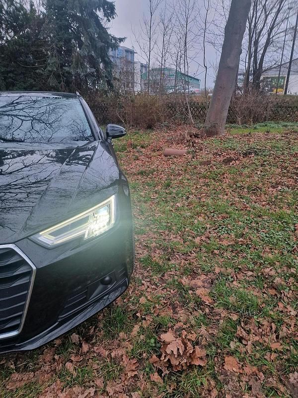 Gebraucht Audi A4 Comfort 150 PS (110 kW) 2018 Schwarz Kombi