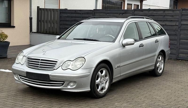 Gebraucht Mercedes C200 163 PS (119 kW) 2004 Silber Kombi