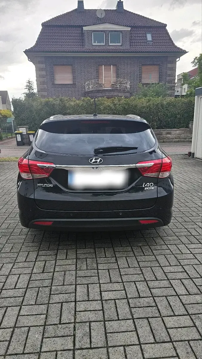 Gebraucht Hyundai i40 Edition 136 PS (100 kW) 2013 Schwarz Kombi