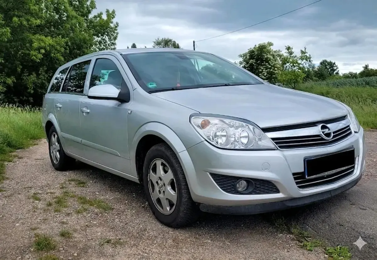 Gebraucht Opel Astra 110 PS (80 kW) 2008 Silber Kombi