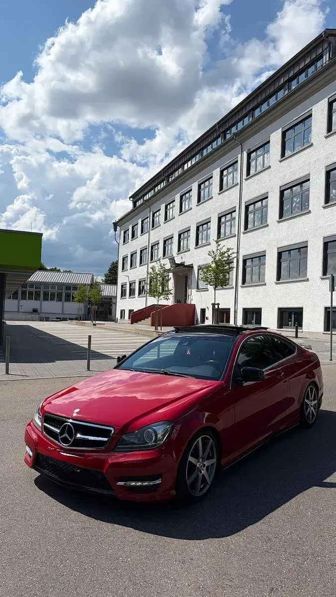 Gebraucht Mercedes C200 AMG 184 PS (135 kW) 2013 Rot Coupé