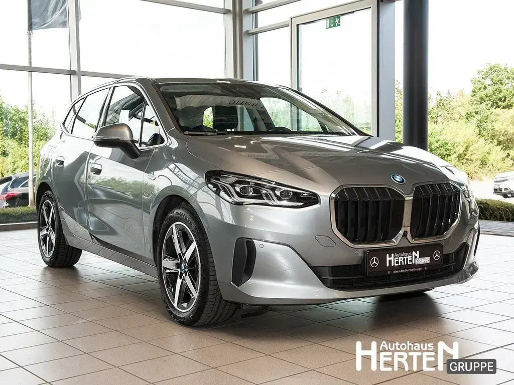 Gebraucht BMW 230e Active Tourer Sport Line 150 PS (110 kW) 2023 Grau Van / Kleinbus