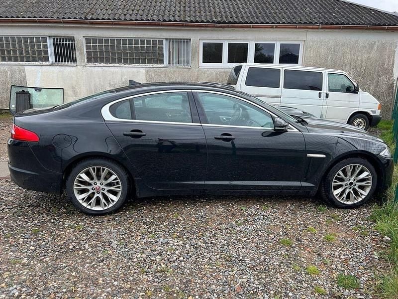 Gebraucht Jaguar XF 241 PS (177 kW) 2015 Schwarz Limousine