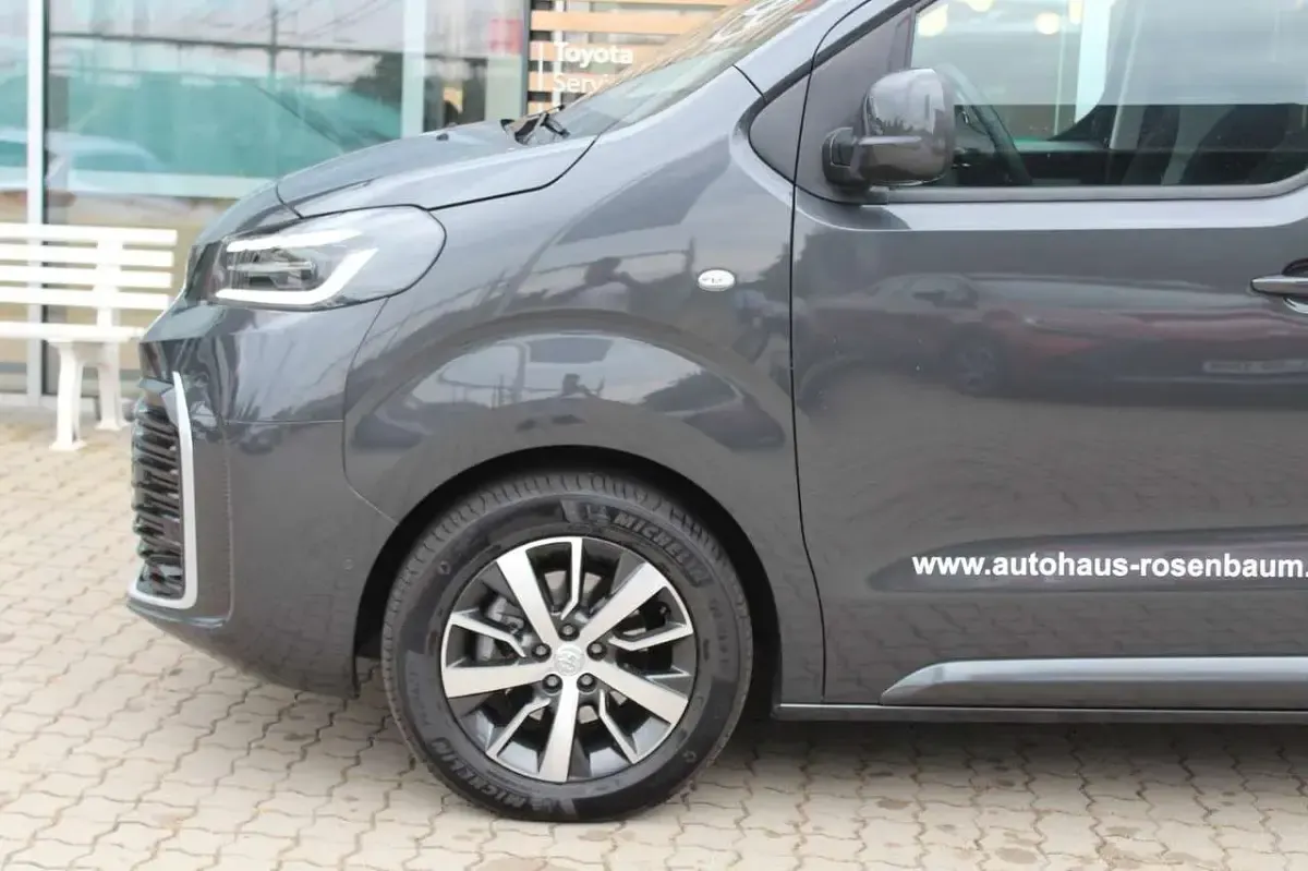 Gebraucht Toyota Proace Verso Team 177 PS (130 kW) 2024 Grau Kombi