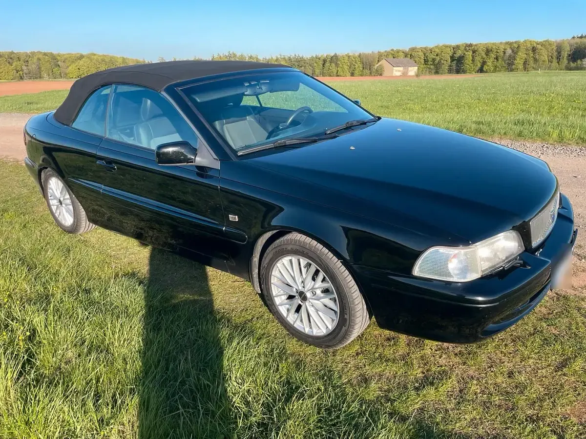 Second-hand Volvo C70 163 CP (119 kW) 2000 Negru Cabrio