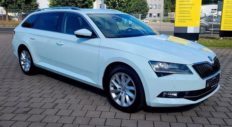Gebraucht Skoda Superb 220 PS (161 kW) 2017 Laserweiss Kombi