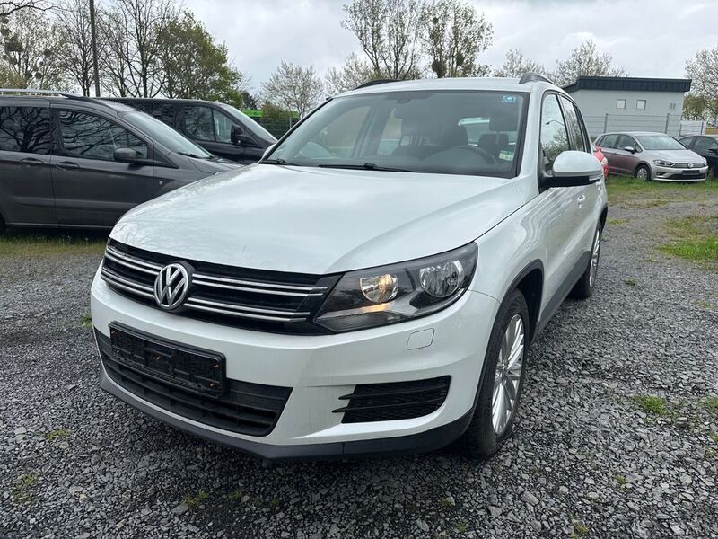 Weiß Gebraucht 2016 VW Tiguan Trendline SUV | 14.999 € (Guter Preis) - Bild 1/4