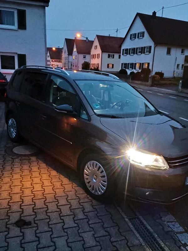Gebraucht VW Touran 140 PS (102 kW) 2012 Braun Van / Kleinbus