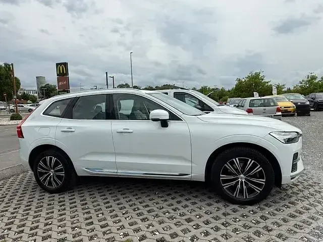 Gebraucht Volvo XC60 Inscription 197 PS (144 kW) 2022 Weiß SUV