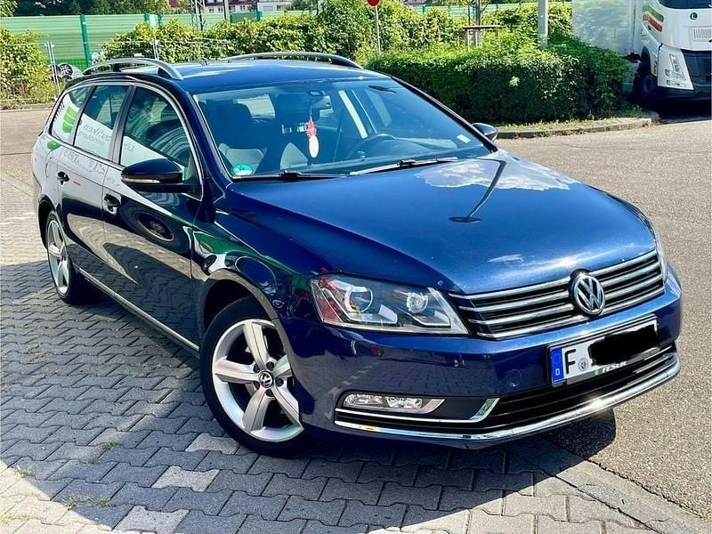 Blau Gebraucht 2014 VW Passat Kombi | 6.400 € (Fairer Preis) - Bild 1/4