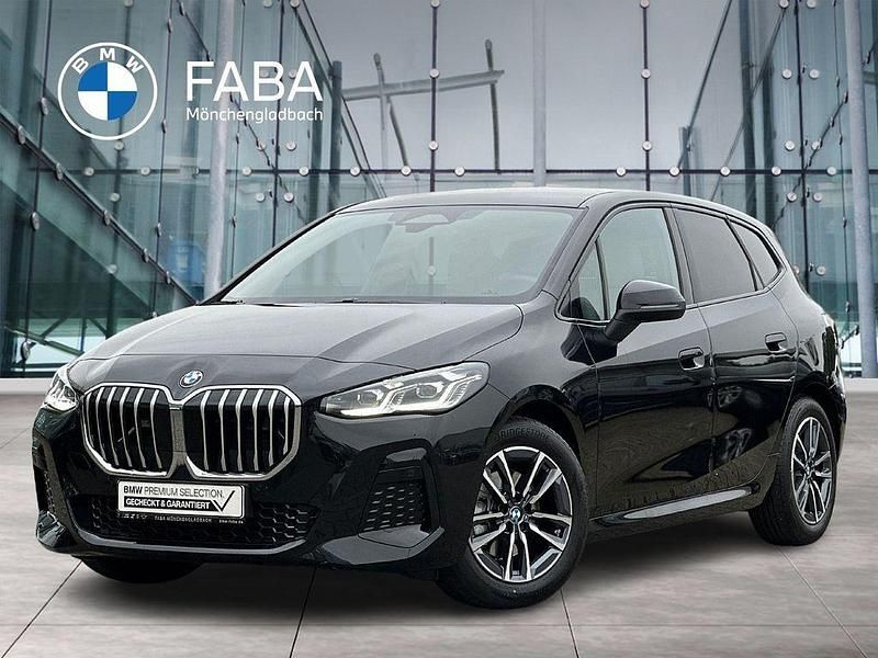 Saphirschwarz Gebraucht 2024 BMW 218 Active Tourer M Sport Van / Kleinbus | 34.790 € (Etwas zu teuer) - Bild 1/4