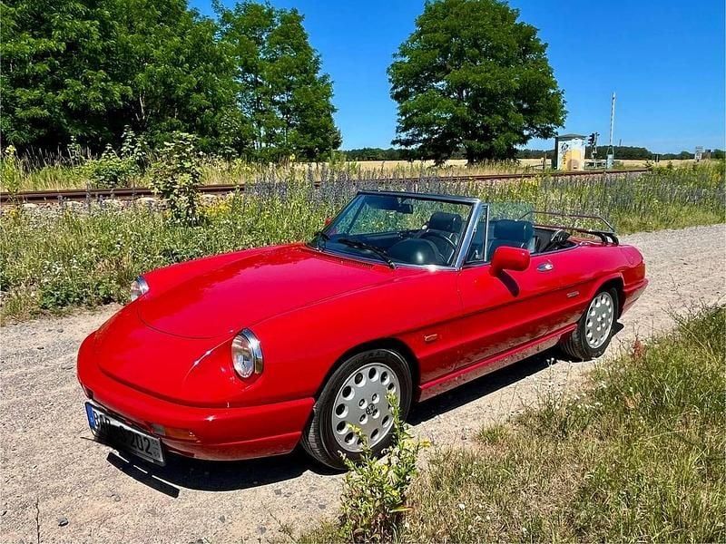 Rot Gebraucht 1992 Alfa Romeo Spider Cabrio | 17.490 € - Bild 1/4