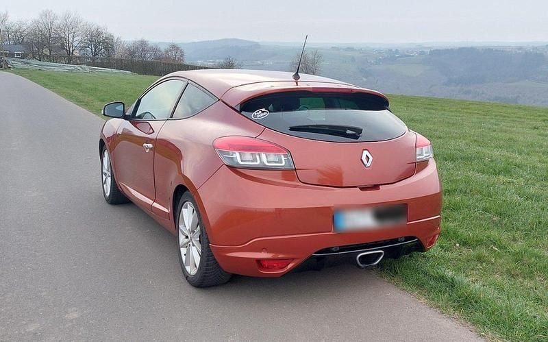Gebraucht Renault Mégane Coupé Dynamique 180 PS (132 kW) 2010 Orange Coupé