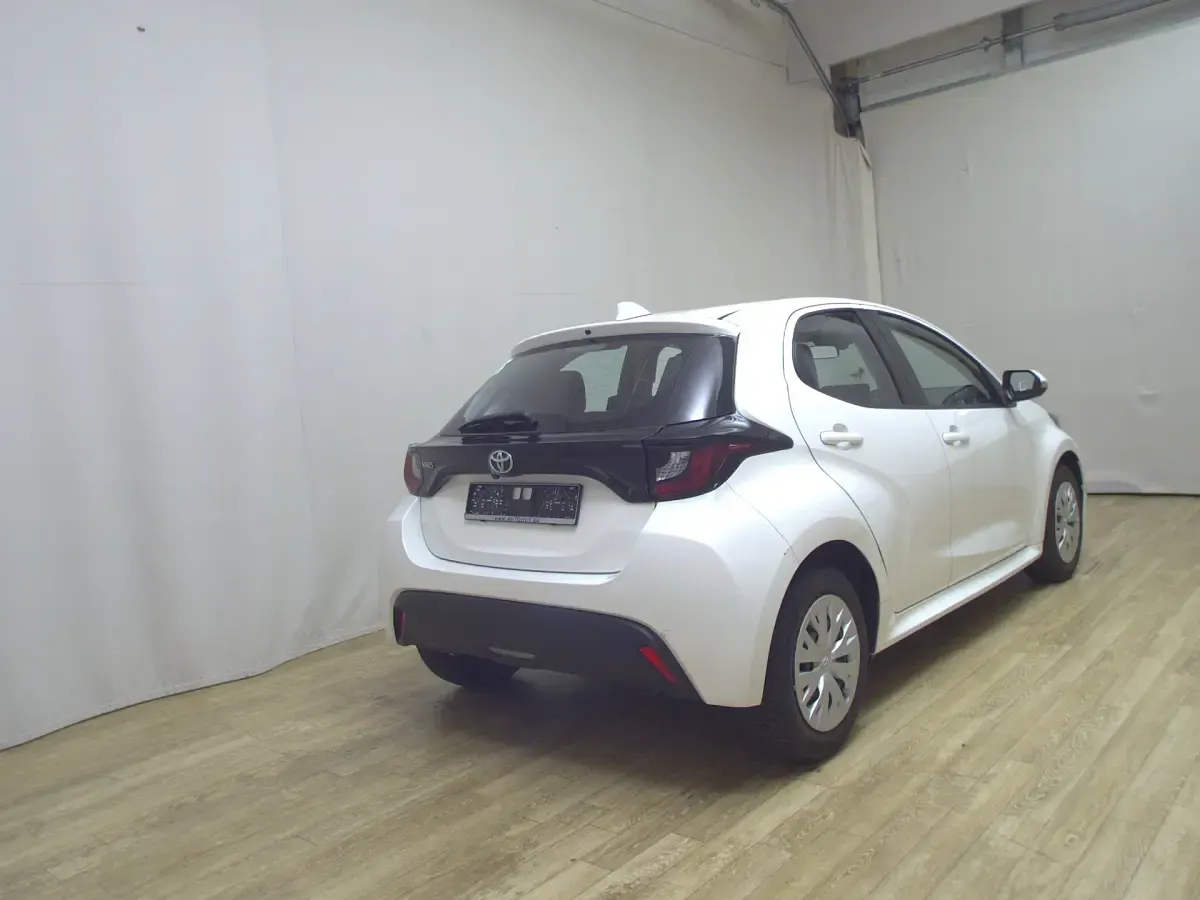 Gebraucht Toyota Yaris 72 PS (52 kW) 2021 Super white Kleinwagen