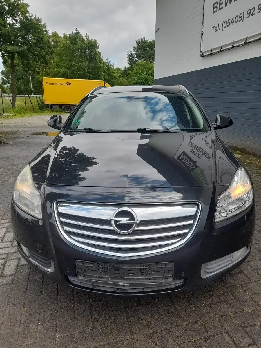 Gebraucht Opel Insignia 160 PS (117 kW) 2011 Schwarz Kombi