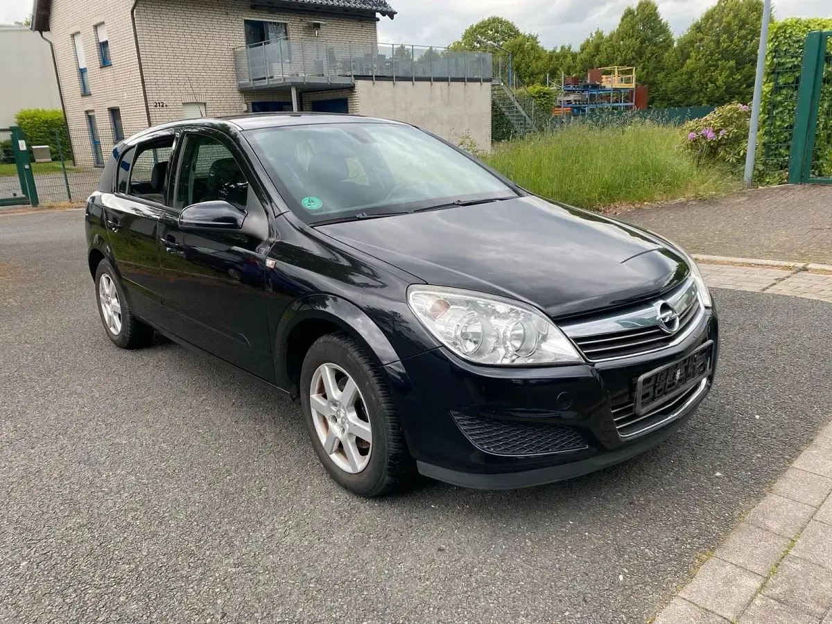 Gebraucht Opel Astra Innovation 90 PS (66 kW) 2008 Schwarz Limousine