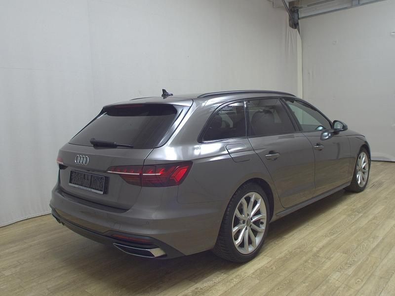 Gebraucht Audi A4 Advanced 204 PS (150 kW) 2022 Grau Kombi