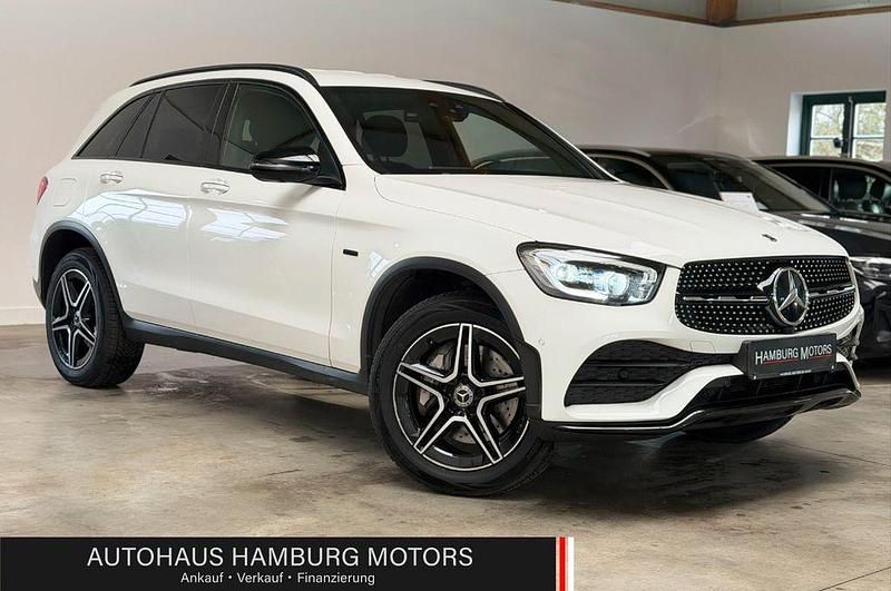 Gebraucht Mercedes GLC300e AMG line 194 PS (142 kW) 2021 Weiß SUV