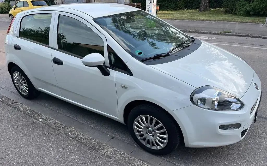 Gebraucht Fiat Grande Punto 69 PS (50 kW) 2018 Weiß Kleinwagen
