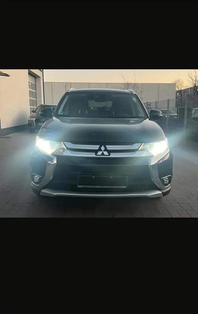 Gebraucht Mitsubishi Outlander 150 PS (110 kW) 2017 Schwarz SUV