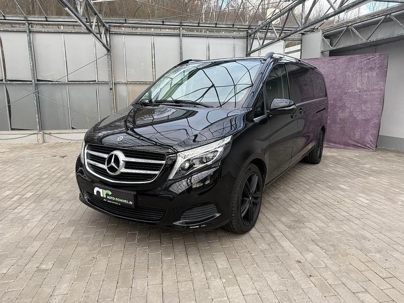 Schwarz Gebraucht 2018 Mercedes V220 Avantgarde Van / Kleinbus | 36.450 € (Fairer Preis) - Bild 1/4