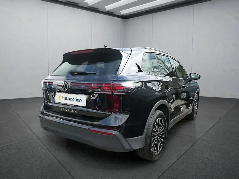 Gebraucht VW Tiguan 150 PS (110 kW) 2025 Schwarz SUV