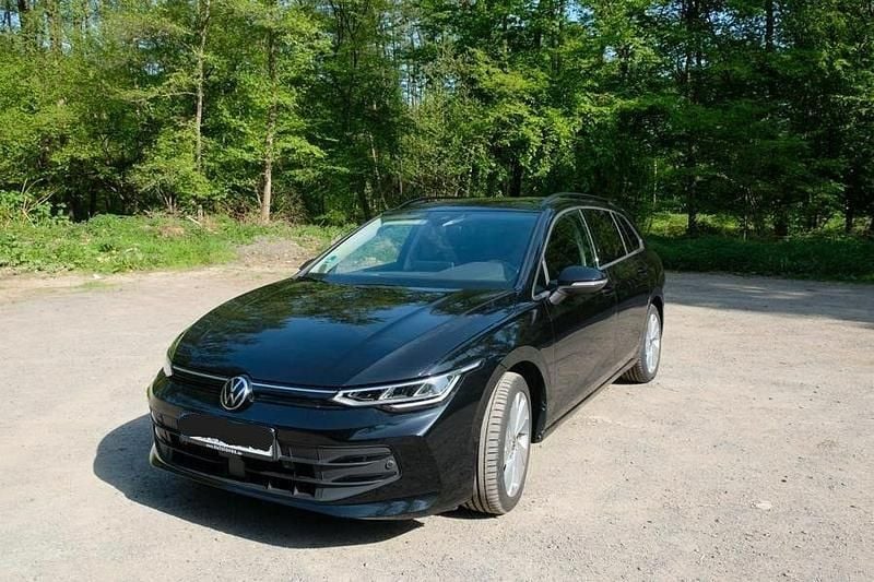 Schwarz Gebraucht 2024 VW Golf VIII Life Kombi | 25.700 € (Guter Preis) - Bild 1/4