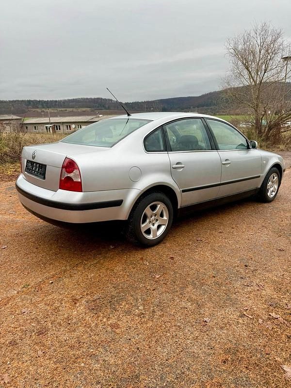 Gebraucht VW Passat 2001 Silber Limousine
