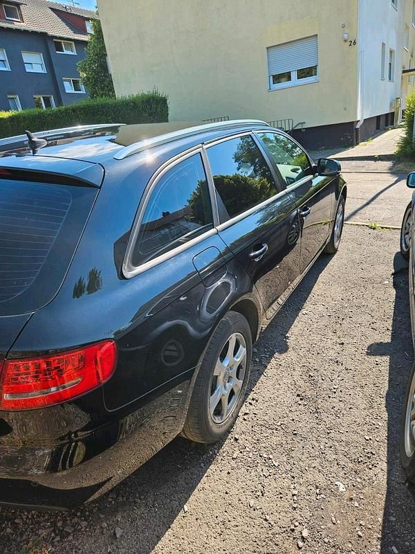 Gebraucht Audi A4 140 PS (102 kW) 2010 Schwarz Kombi