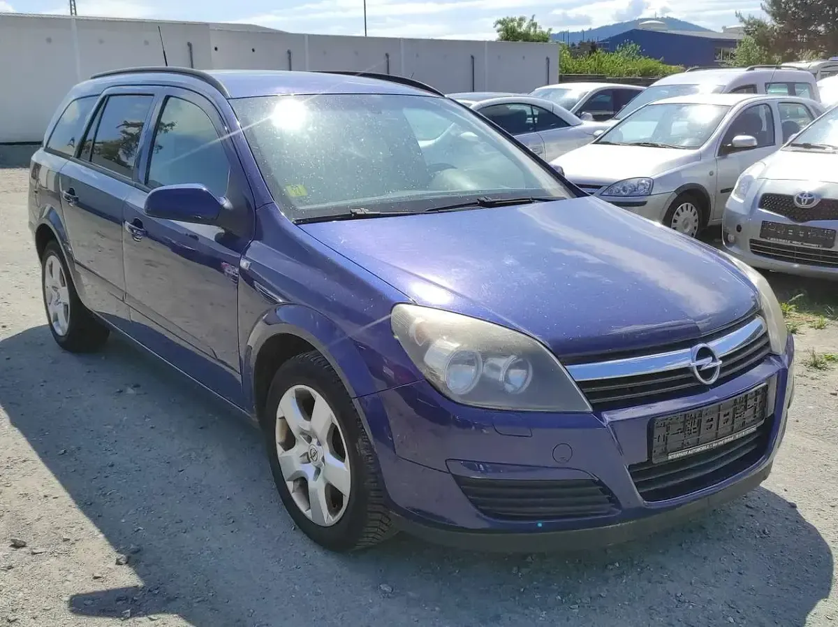 Usata Opel Astra Edition 101 CV (74 kW) 2005 Blu Station wagon